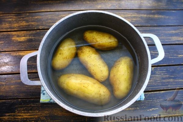 Рулетики с пряной картофельной начинкой (на сковороде)