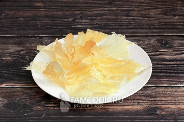 Сырные чипсы на сковороде (лепестки)