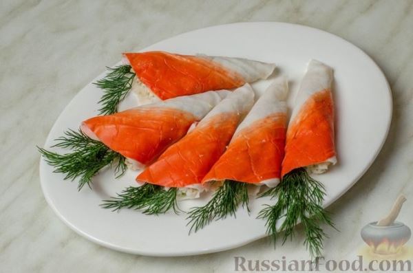 Закуска-салат "Морковки" из крабовых палочек